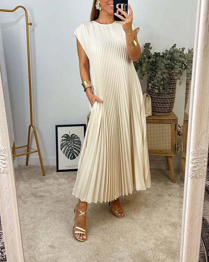 Amelia - Sleeveless pleated dress