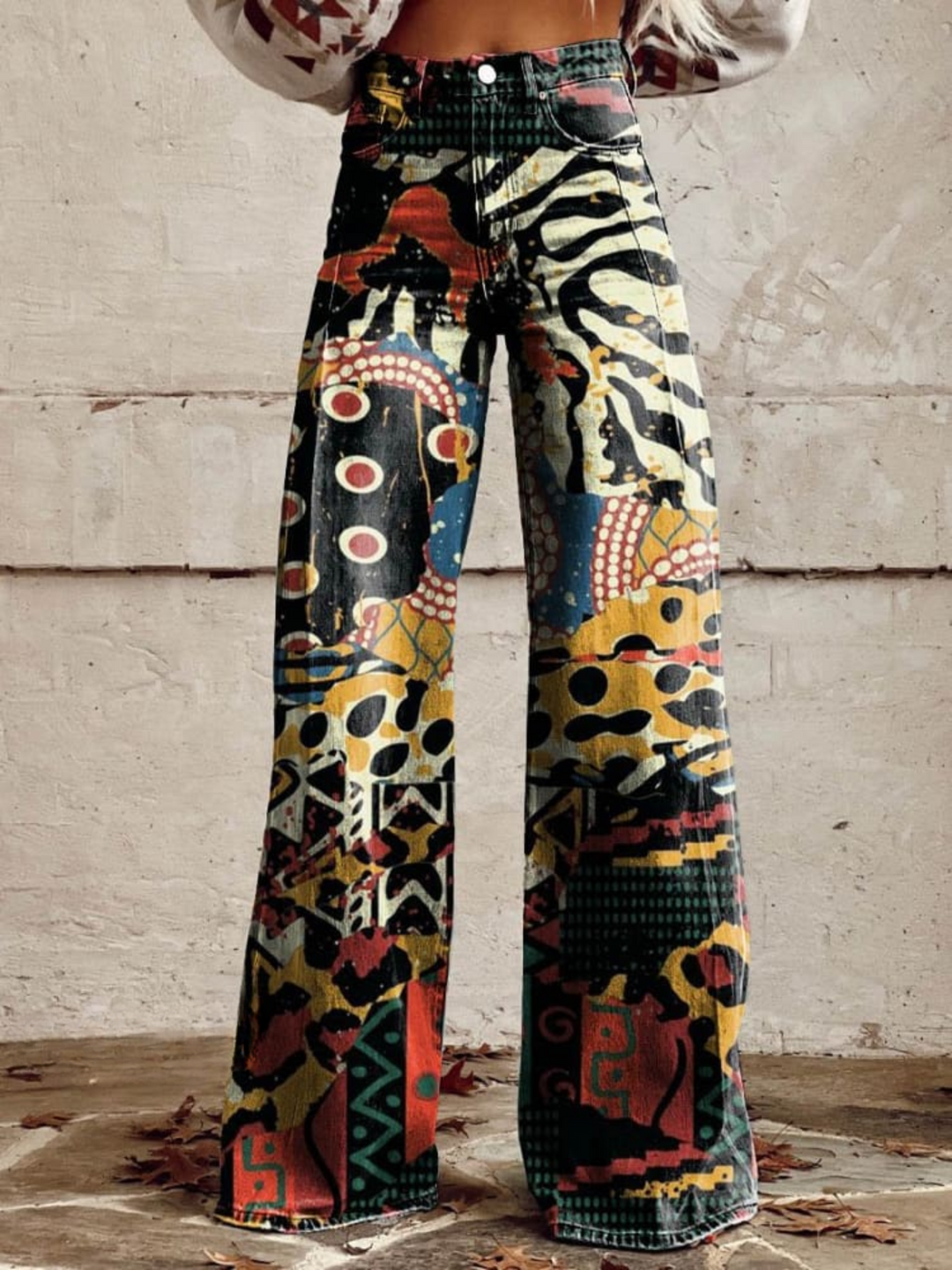 ÉLODIE | Wide-leg trousers with an elegant and bold artistic motif
