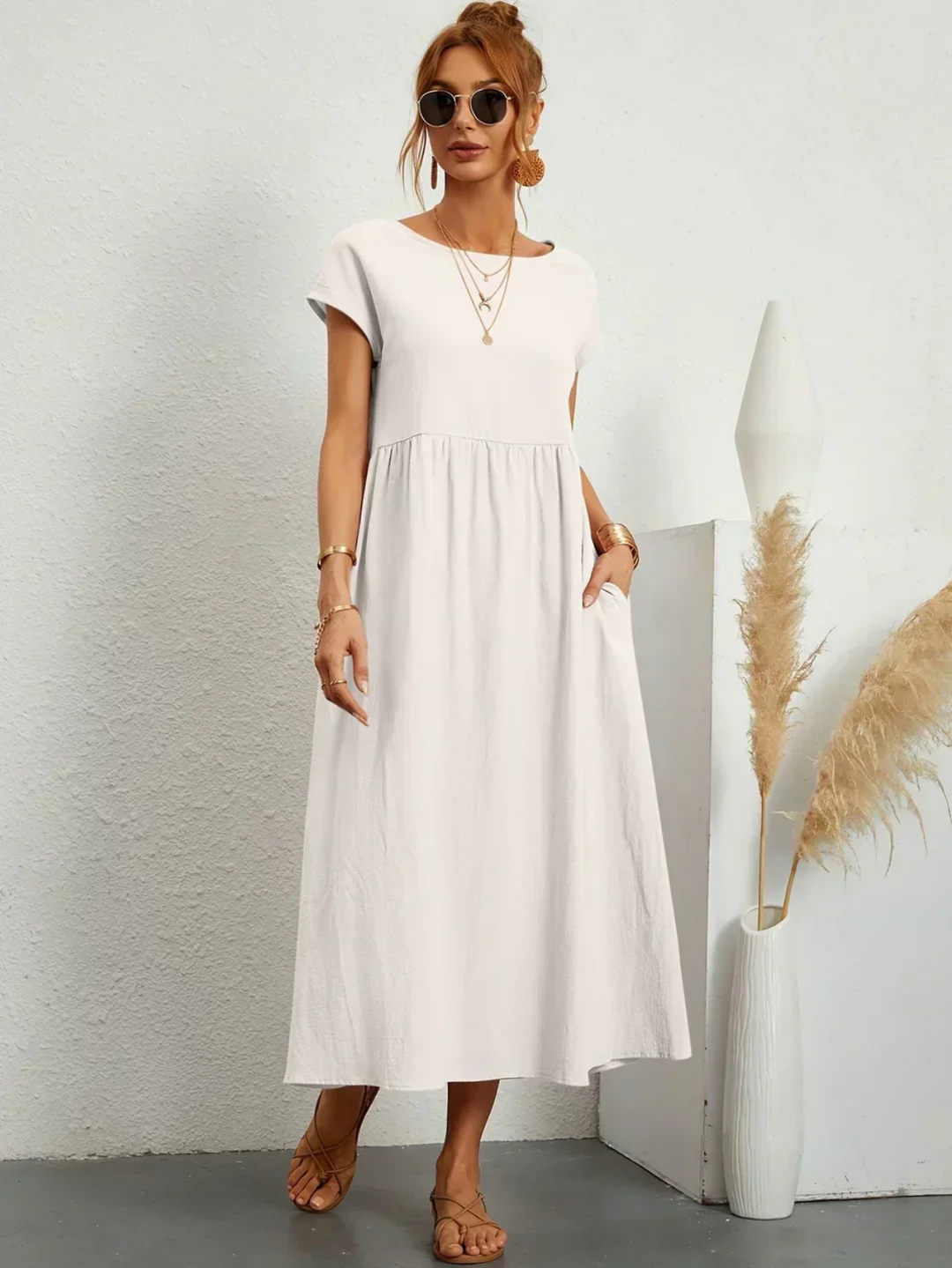 Jenna – Elegant Round Neck Dress