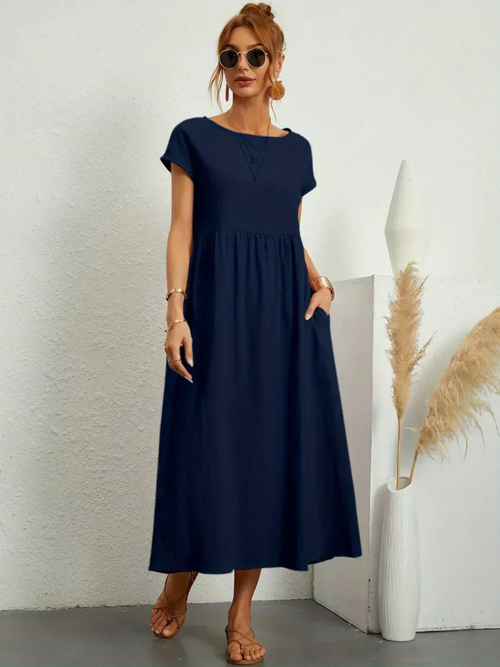 Jenna – Elegant Round Neck Dress