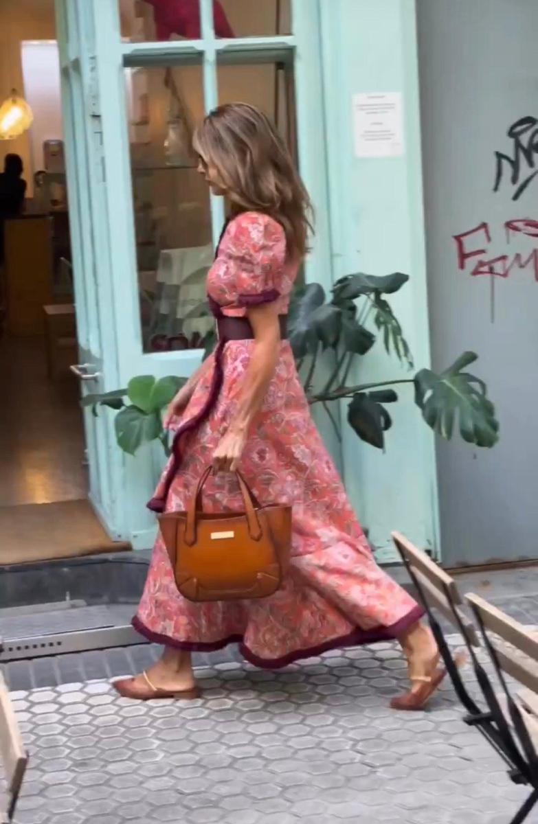 Zia – Elegant Long Dress with Puff Sleeves