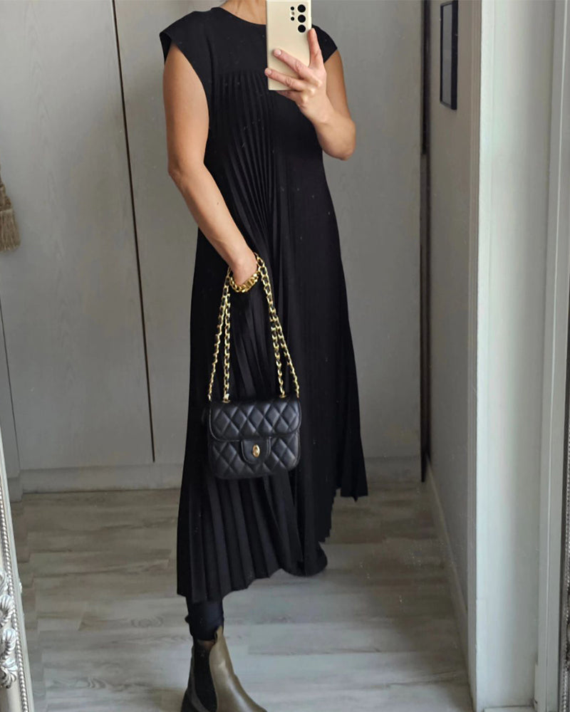Amelia - Sleeveless pleated dress