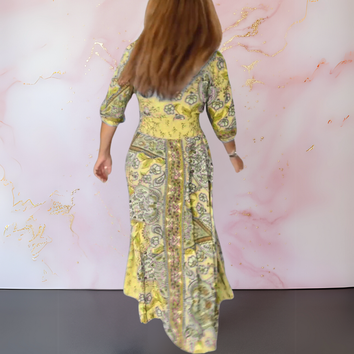 Lívia – Elegant Dress with V-Neckline