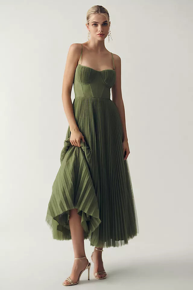 Edith – Elegant Pleated Dress