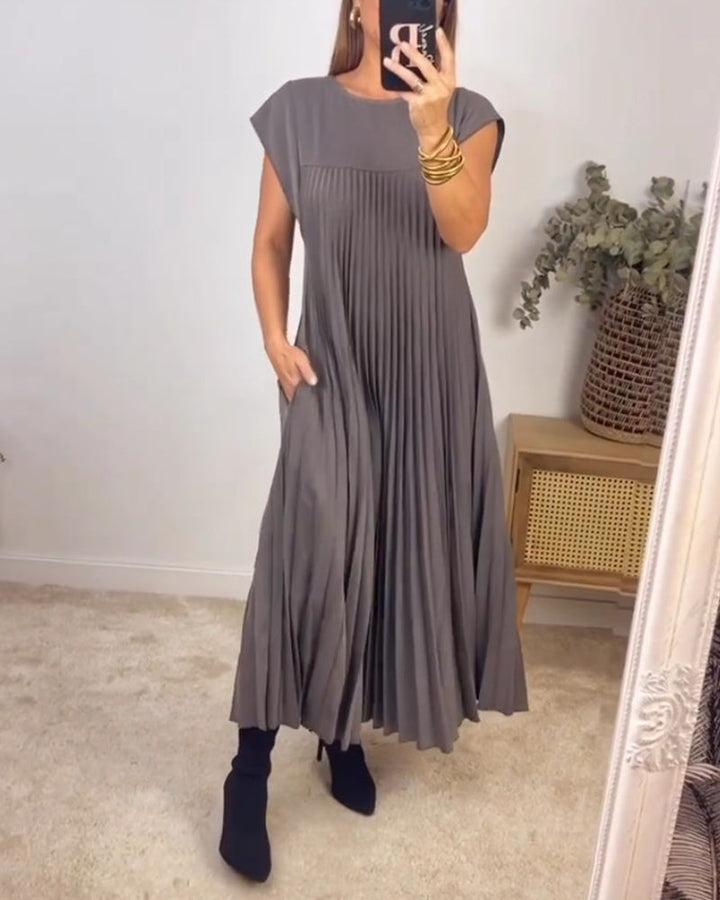 Amelia - Sleeveless pleated dress