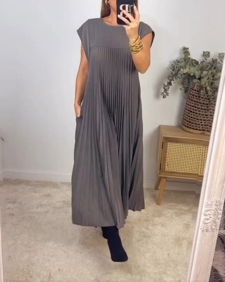 Amelia - Sleeveless pleated dress