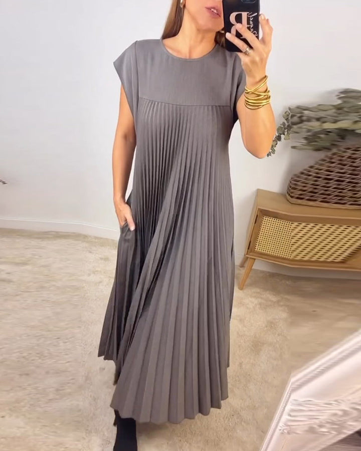 Amelia - Sleeveless pleated dress