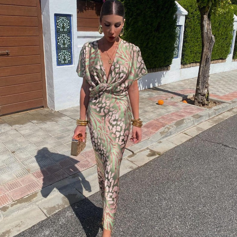 Kelsey - Long robe with V-neck and twisted trim