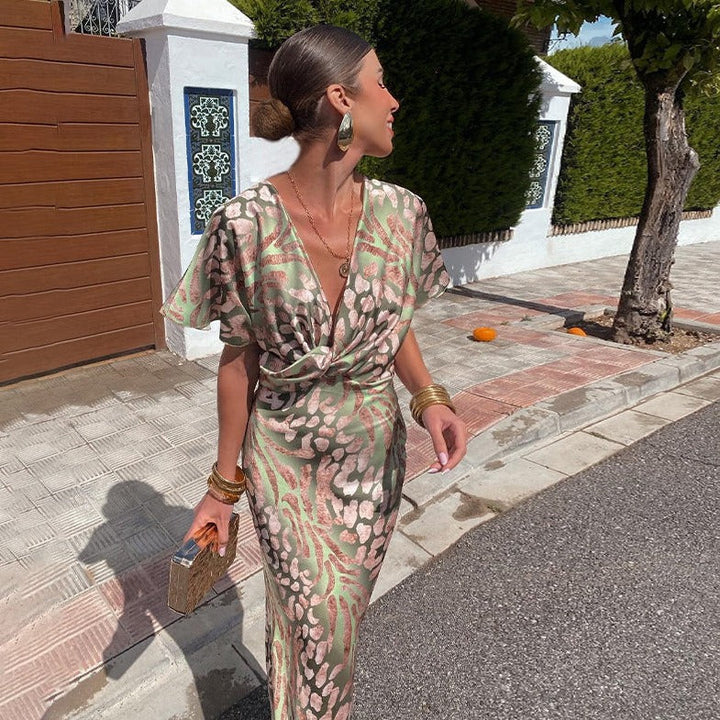 Kelsey - Long robe with V-neck and twisted trim