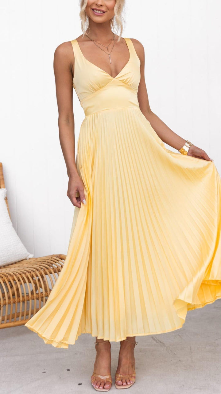 Noella - Elegant Pleated Long Dress with V-Neckline