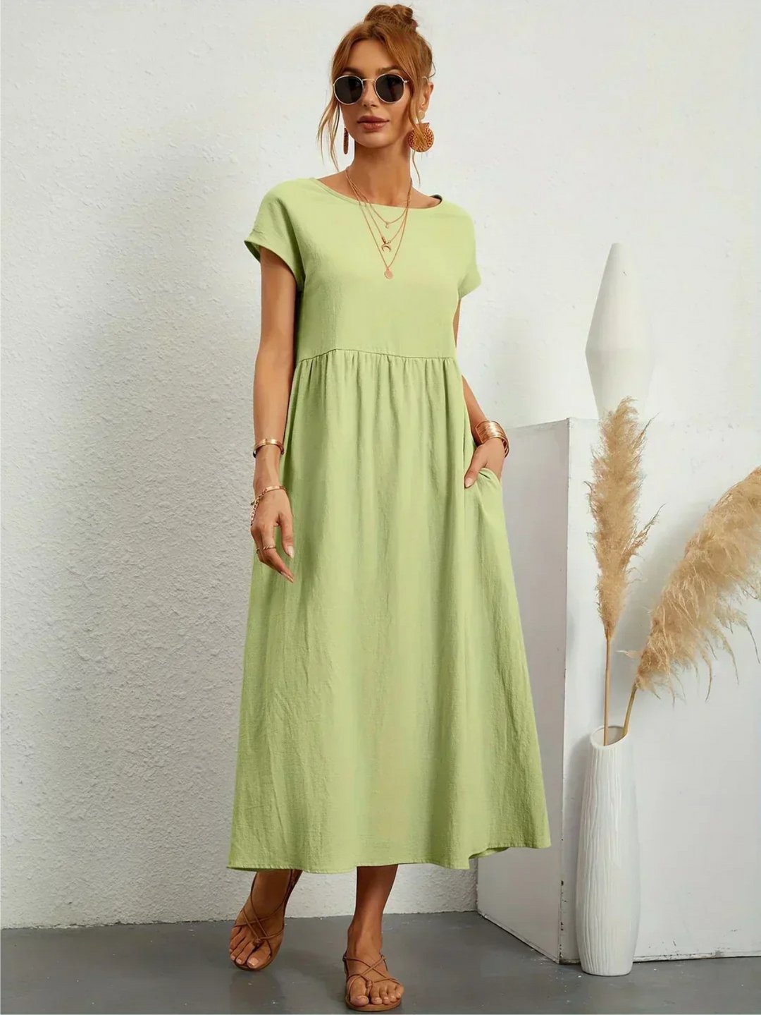 Jenna – Elegant Round Neck Dress 